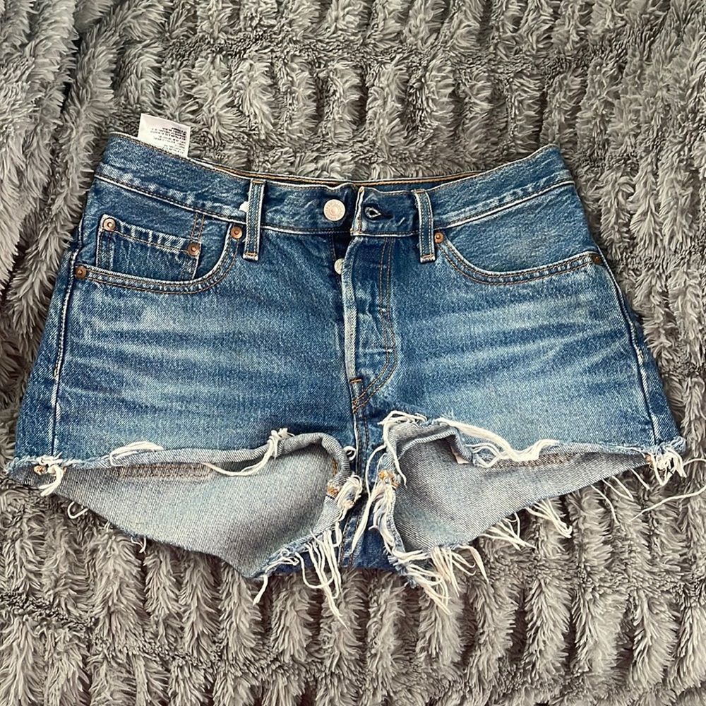 levi shorts
